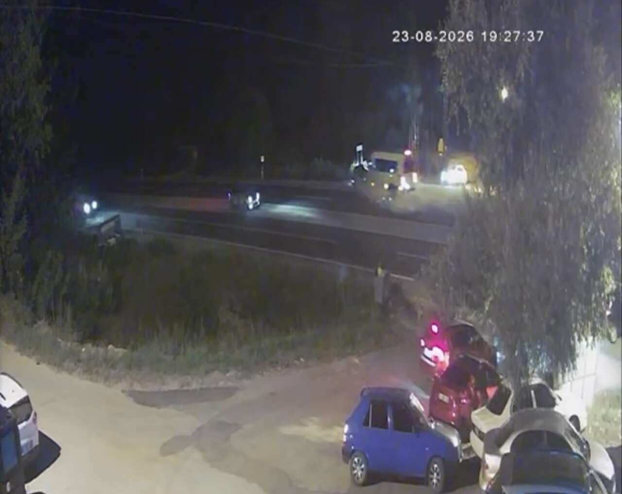 Minibüs ile otomobil çarpıştı: 11 yaralı! Kaza anı kamerada 7